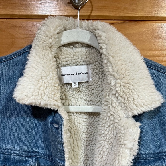 Cupcakes & Cashmere Jean and Faux Shearling Flower Embroidered Coat - Sz Medium - Picture 2 of 4